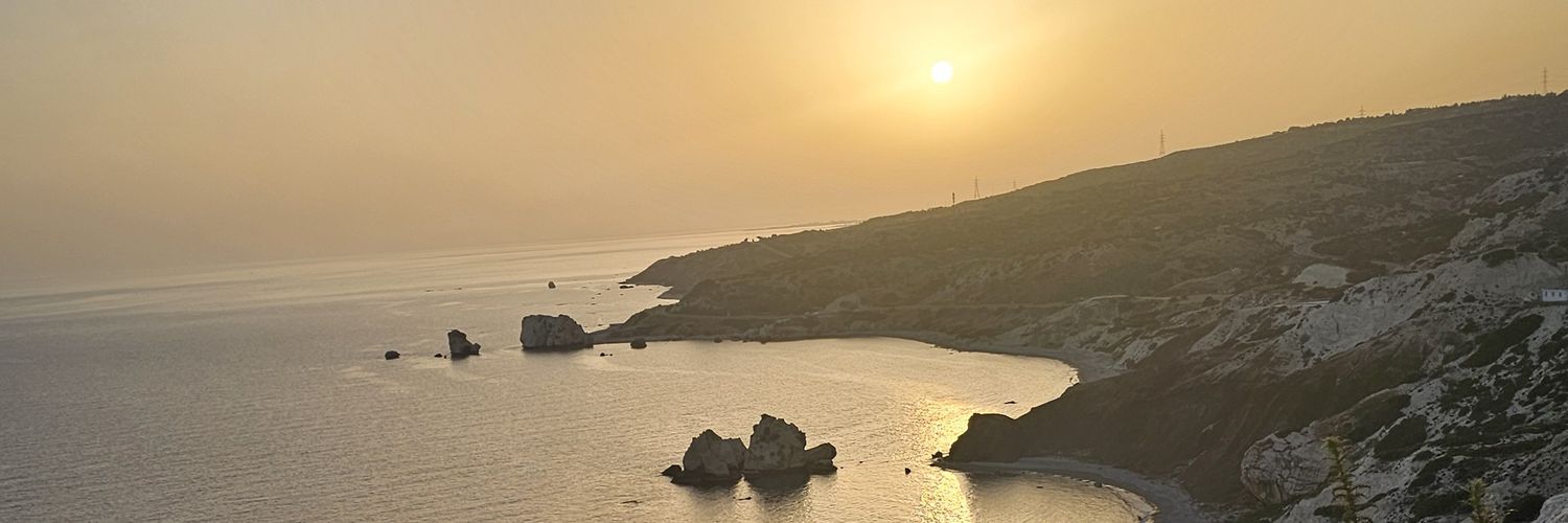 claireknee's profile banner image