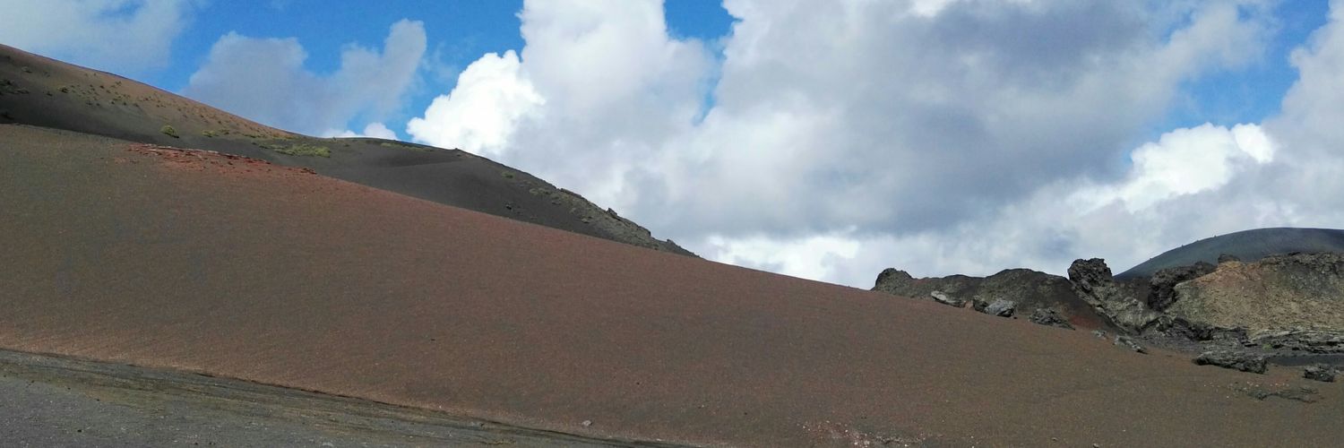 stolahe's profile banner image