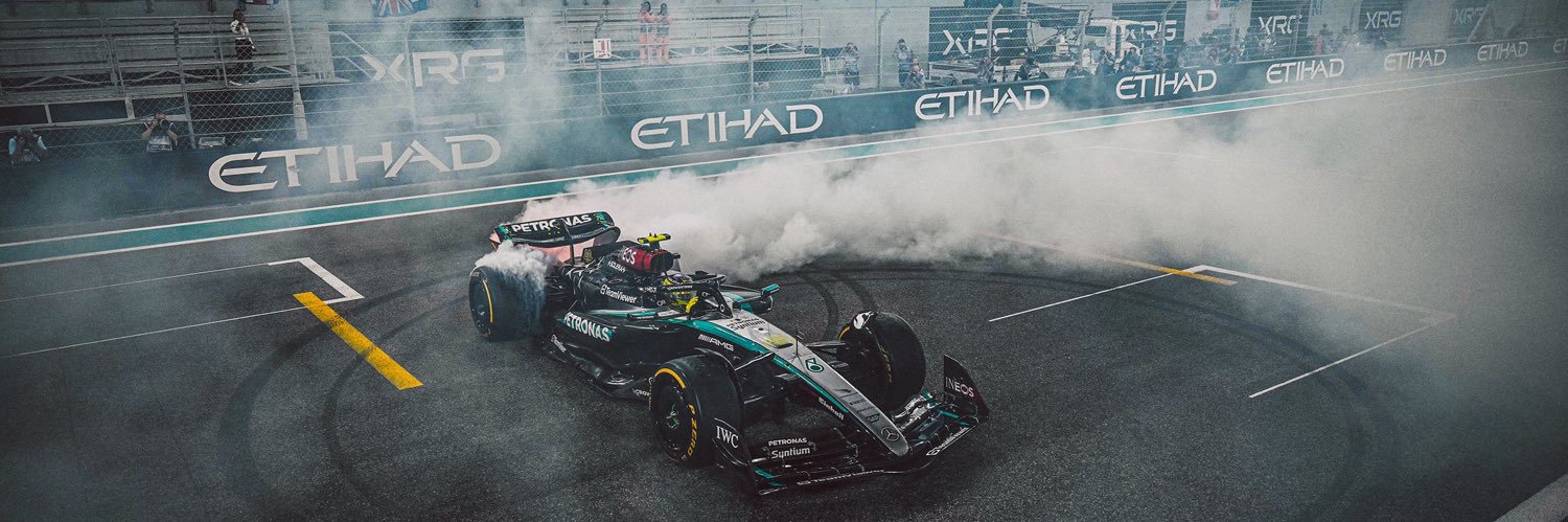 nikeshnan's profile banner image