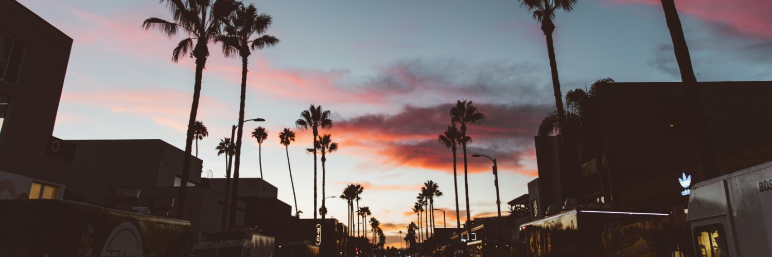 BeezyVee's profile banner image