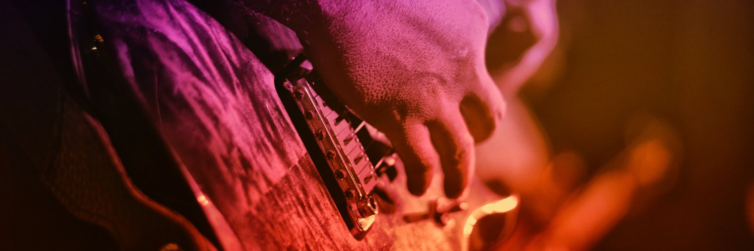 v_laybes's profile banner image