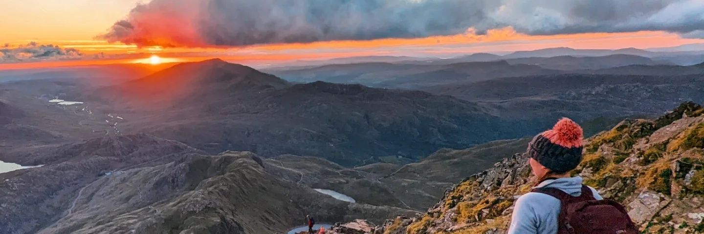 alymills7's profile banner image