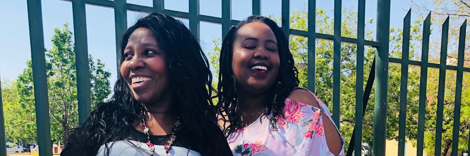 EMoyi's profile banner image