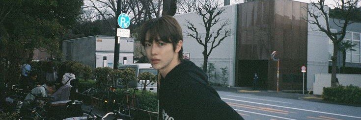 LEEISAthestar's profile banner image