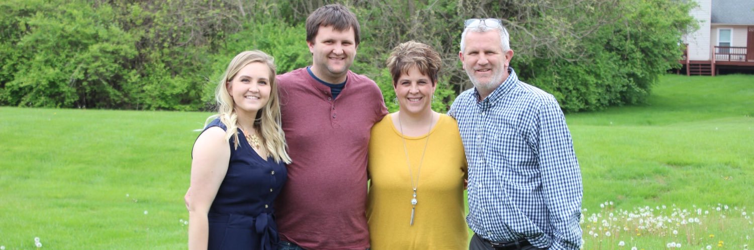 lizzy_carnahan's profile banner image