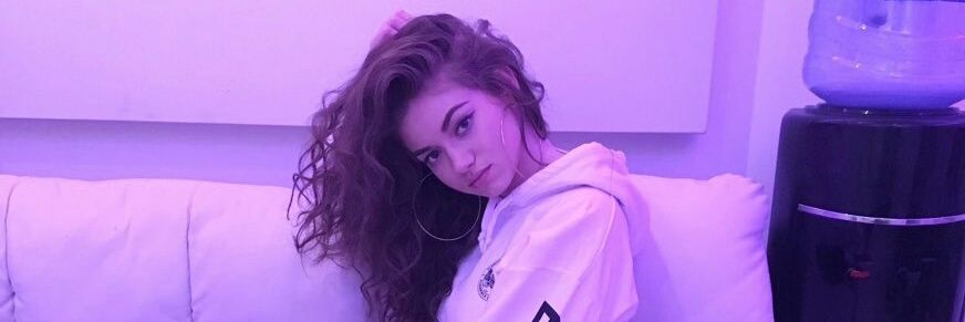 Fernanda1762129's profile banner image