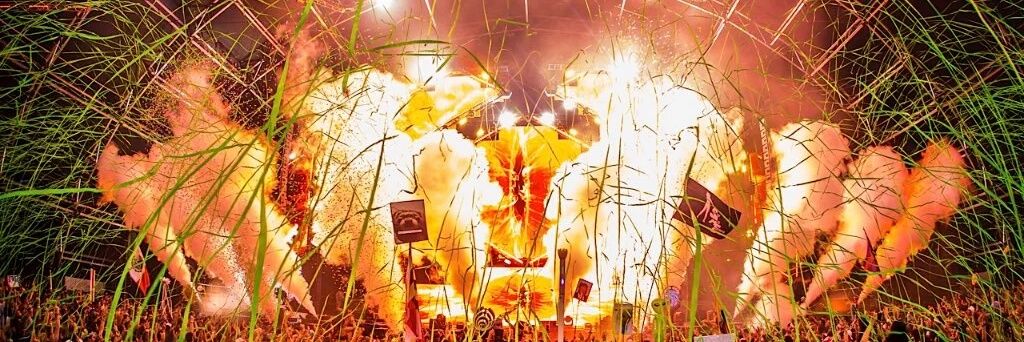 RAVExSCENE's profile banner image
