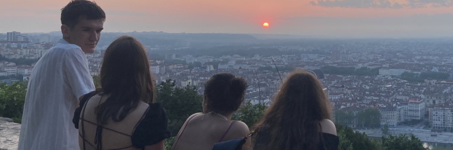 zoebnfs's profile banner image