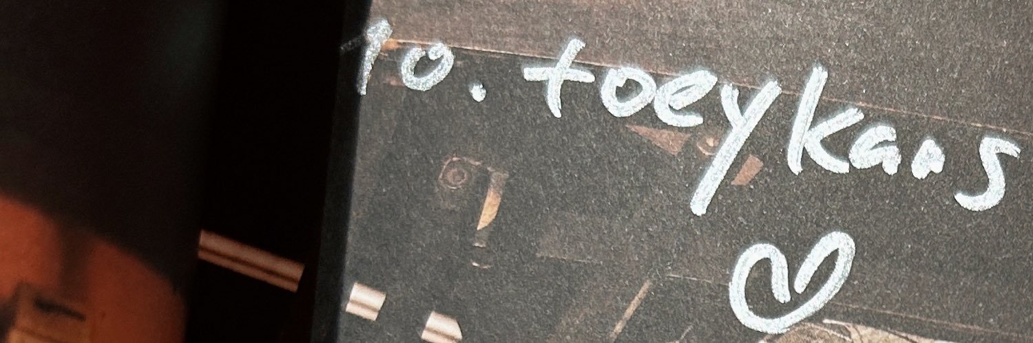 toeykans's profile banner image