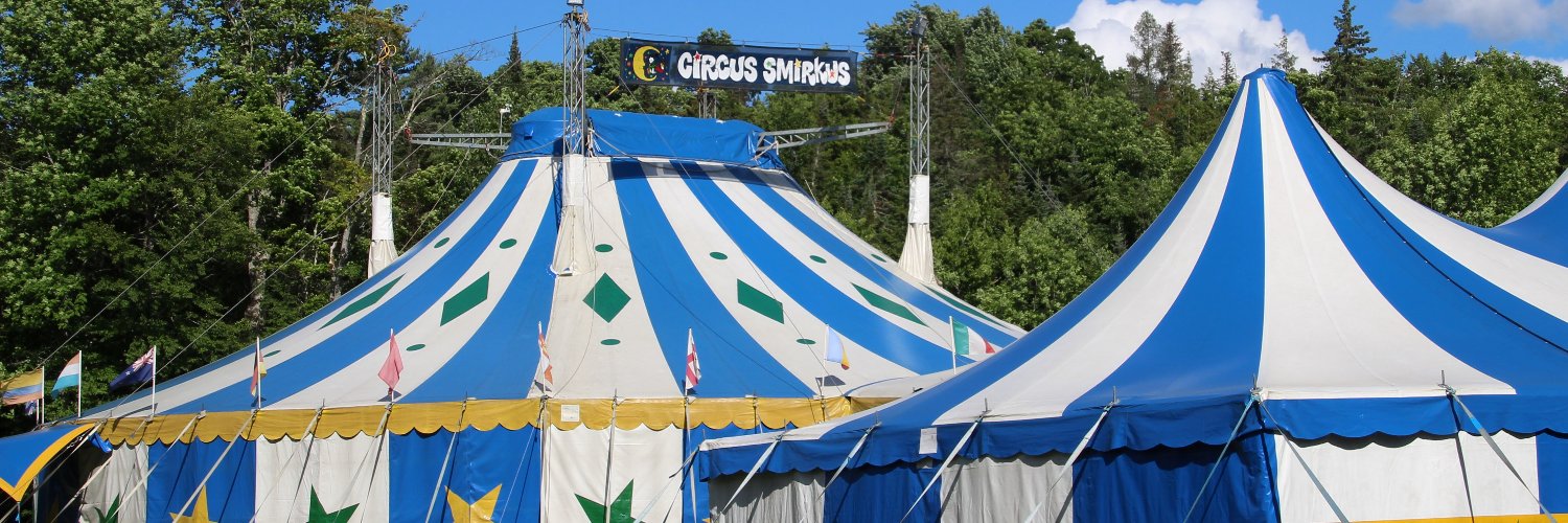 Circus Smirkus banner