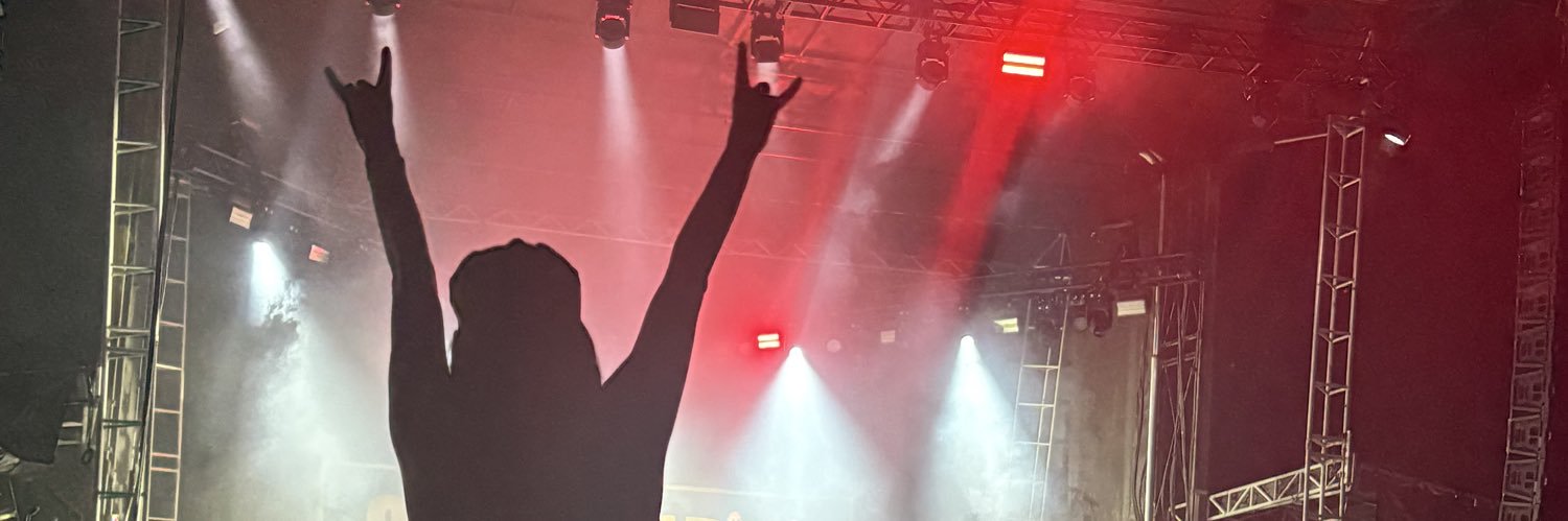 lucindad16's profile banner image