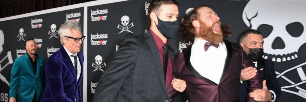 funnyasschic's profile banner image