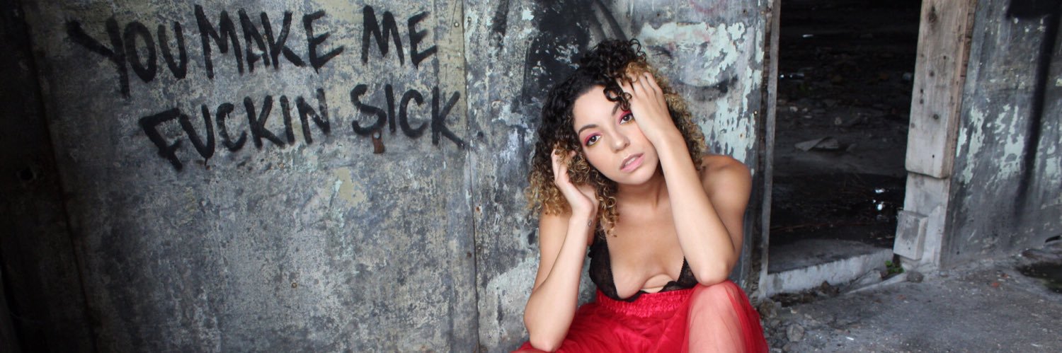 amberjstowell's profile banner image