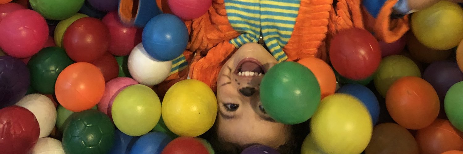 cespinz's profile banner image
