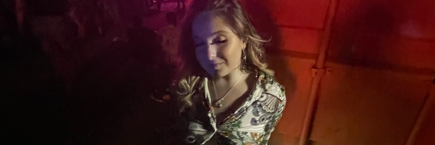 daniela_sageri's profile banner image