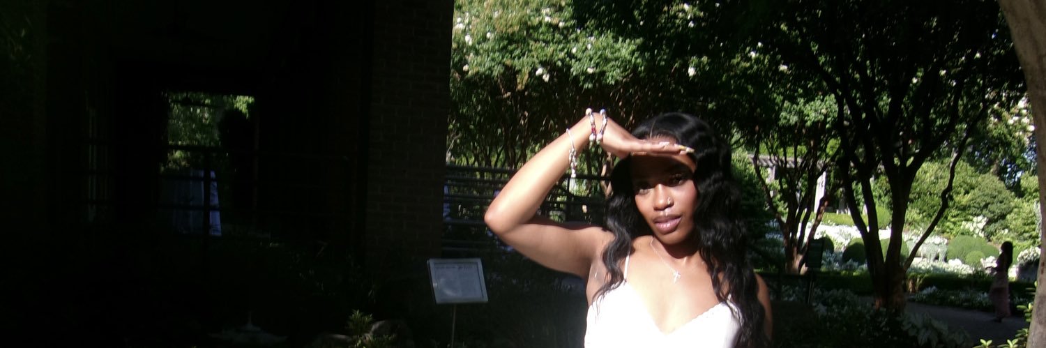 00LEGIRL's profile banner image