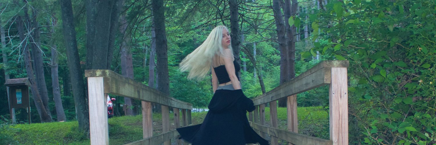iamlarcy's profile banner image