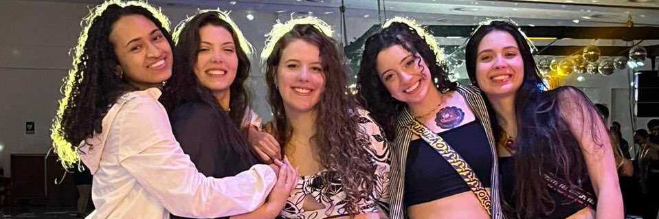 julia_mmiranda's profile banner image