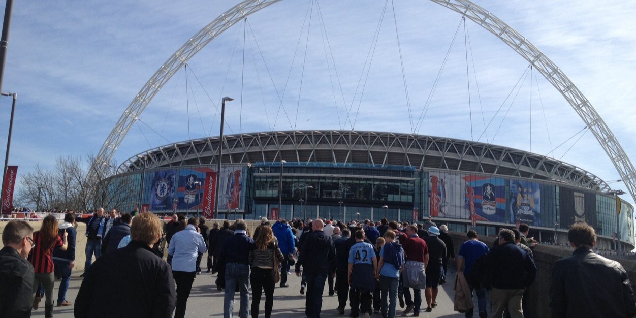 damian lee crick banner