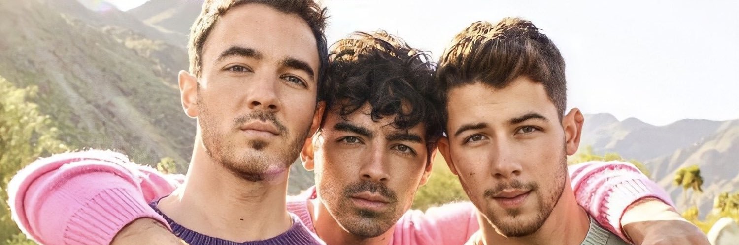 𝓕𝓁𝑜𝓇𝑒𝓃𝒸𝒾𝒶 🤍🌸 banner