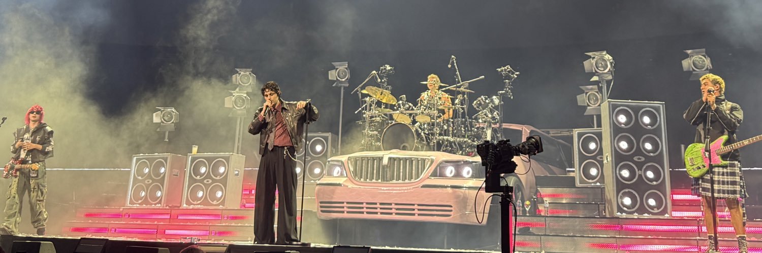 rebecca-leigh MET 5SOS banner