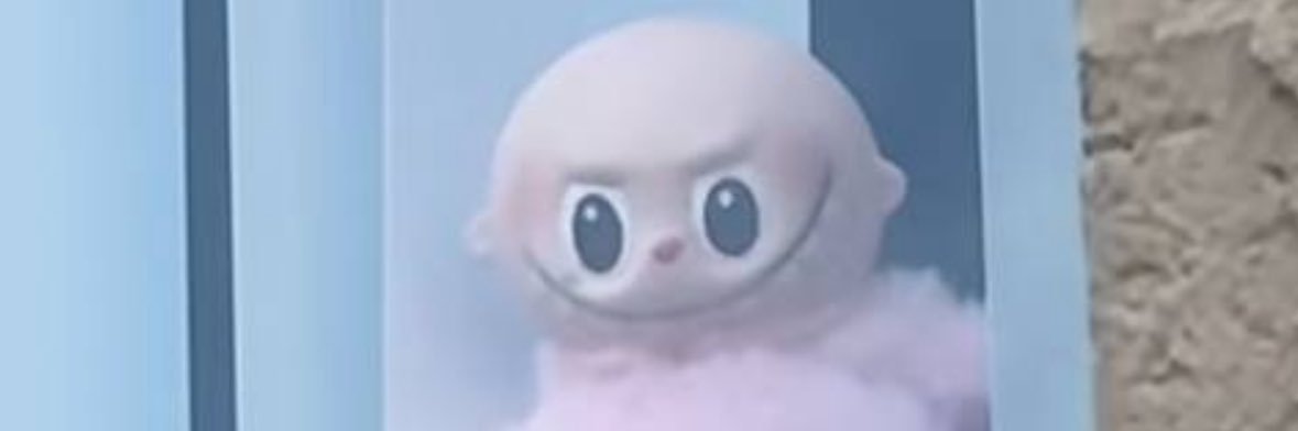 lynleyr's profile banner image