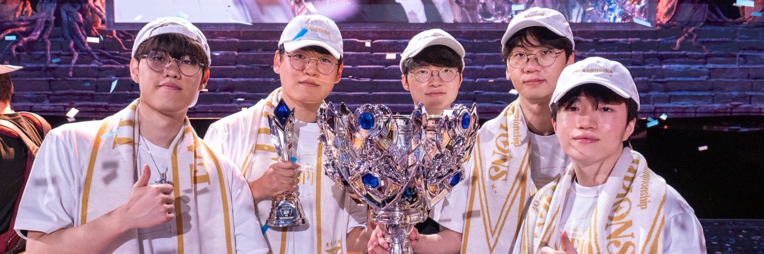 T1 Praise the Bobs banner