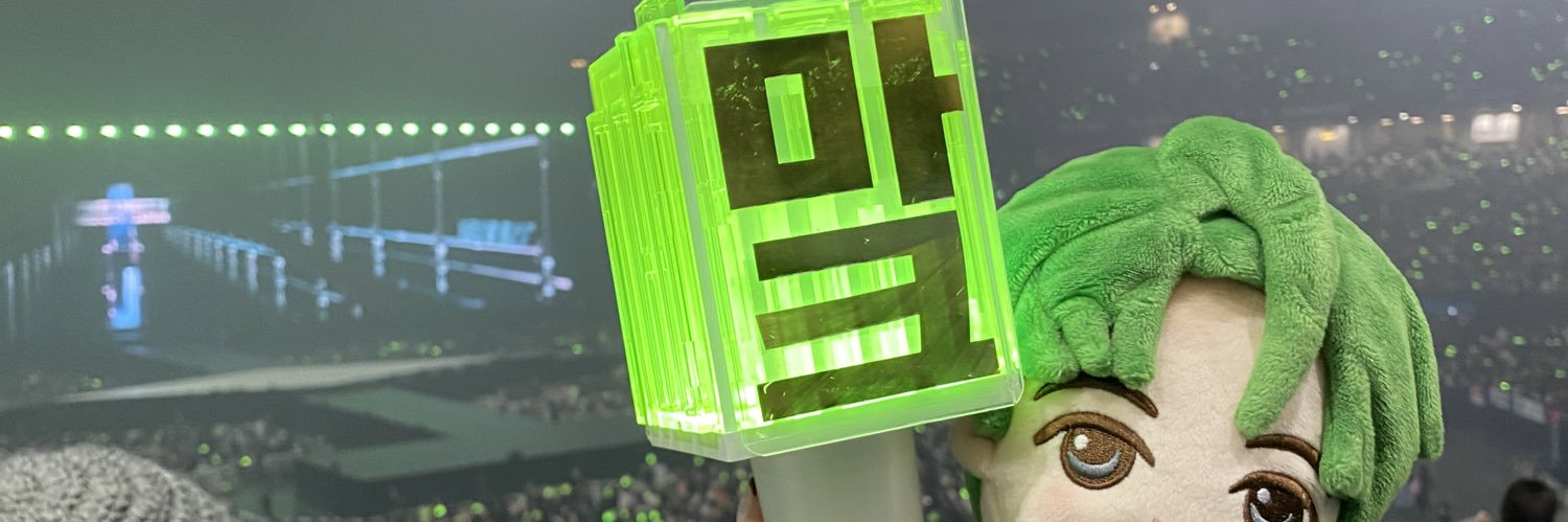 01081018's profile banner image