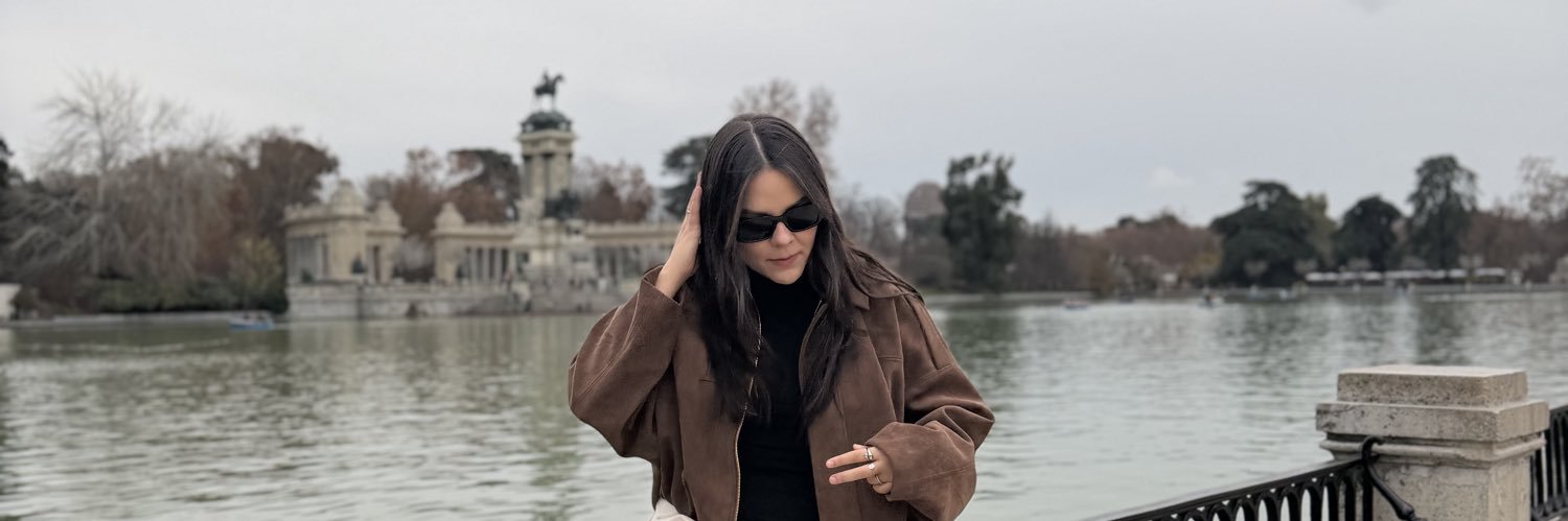 María banner