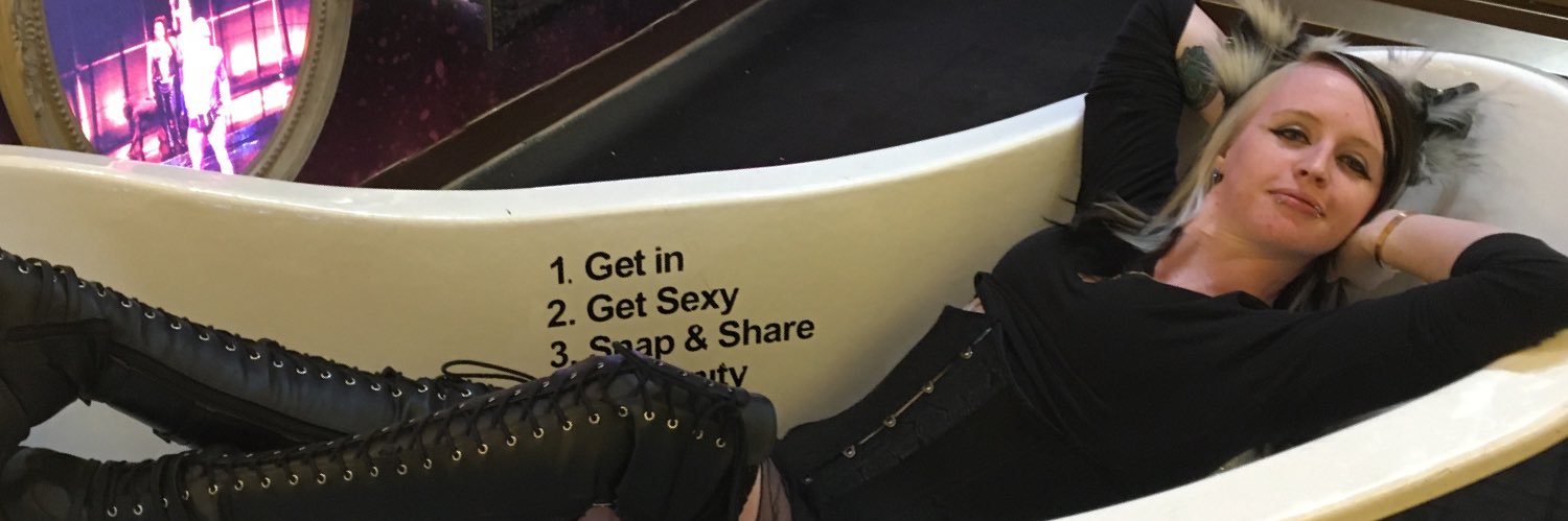 KyrstlePanda's profile banner image