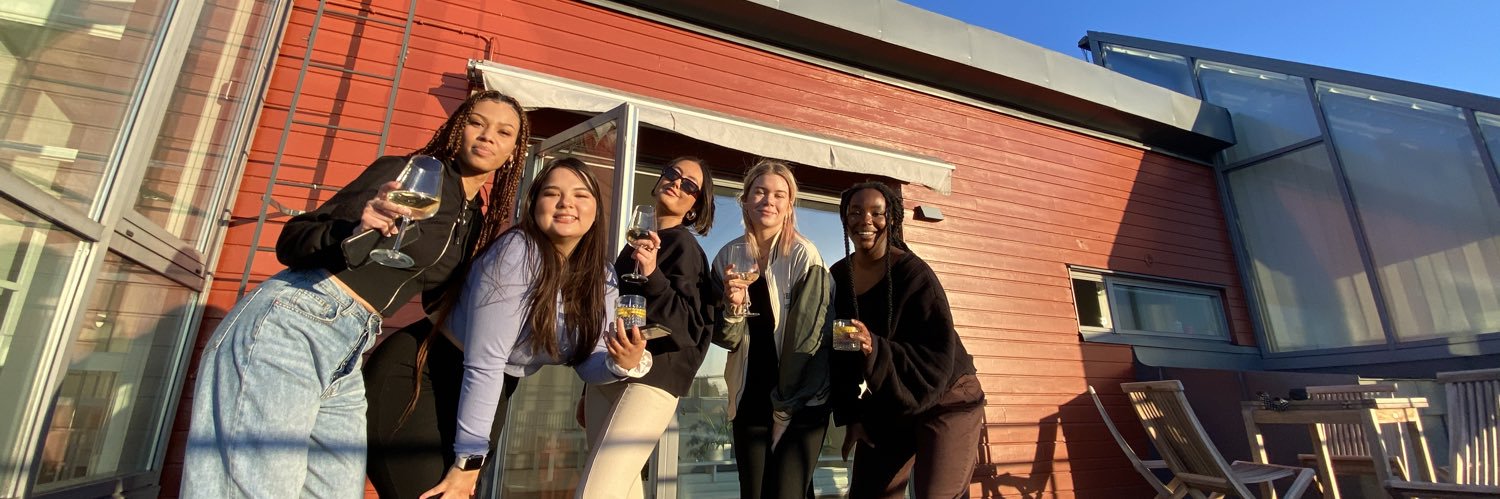 emmalauder_'s profile banner image