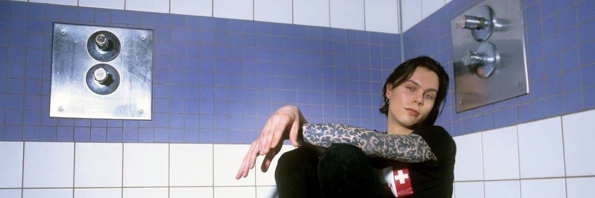 fuzzynavel1995's profile banner image