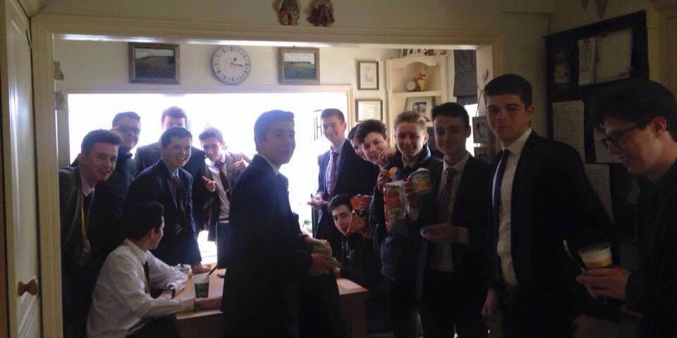 Elliot Thomas banner