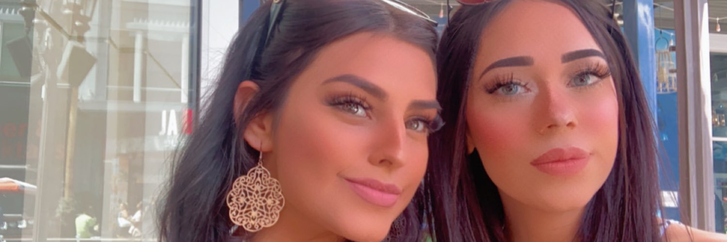leahnariya's profile banner image