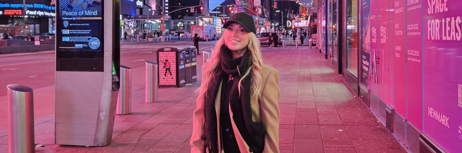 emilyg1981's profile banner image