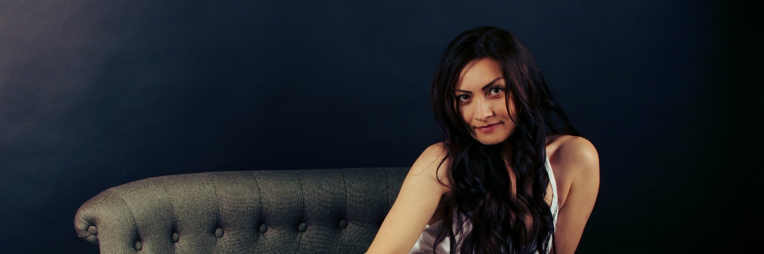 AveleenRose's profile banner image