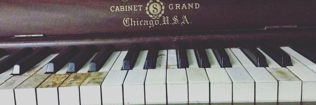 expLAUREN97's profile banner image