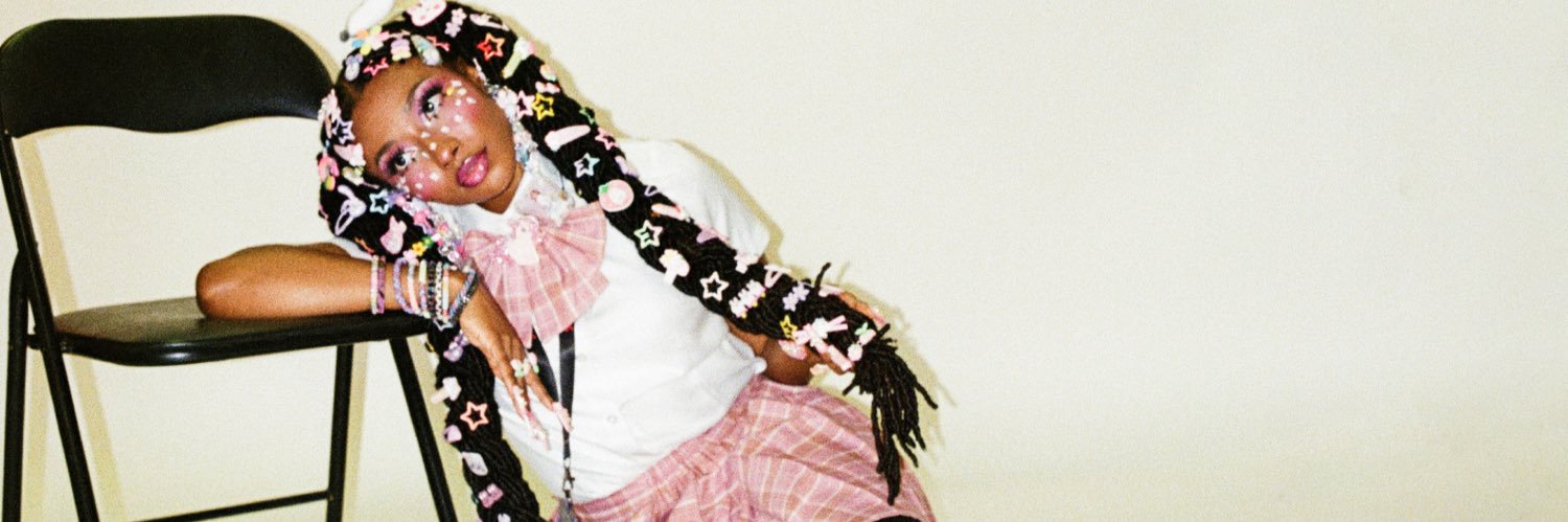 ModernEsther_'s profile banner image