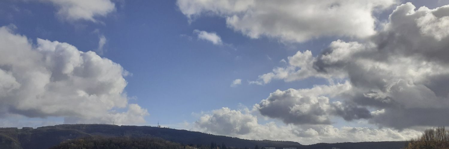 adri040400's profile banner image