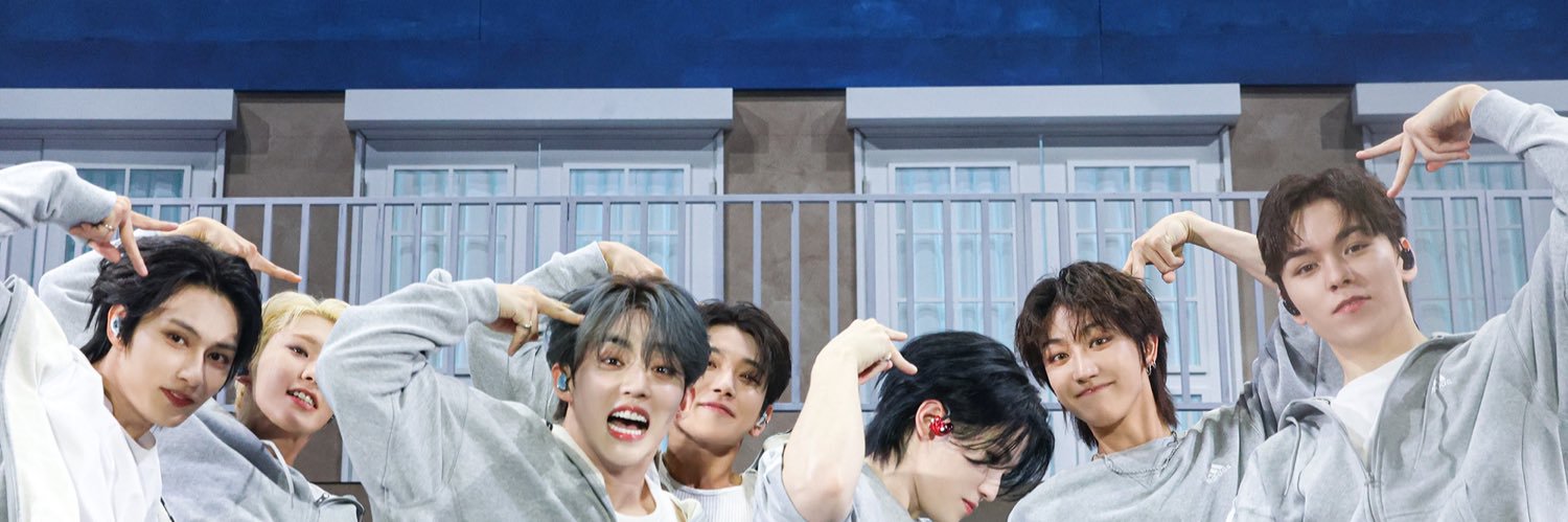azwaaa_'s profile banner image