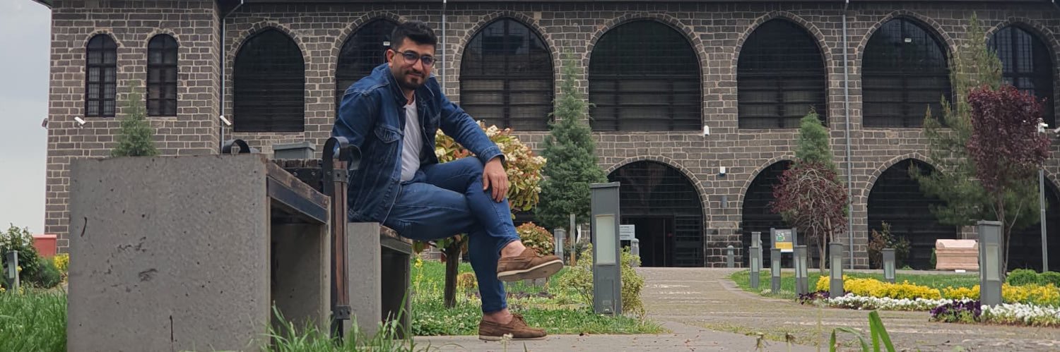 erdemerdem211's profile banner image