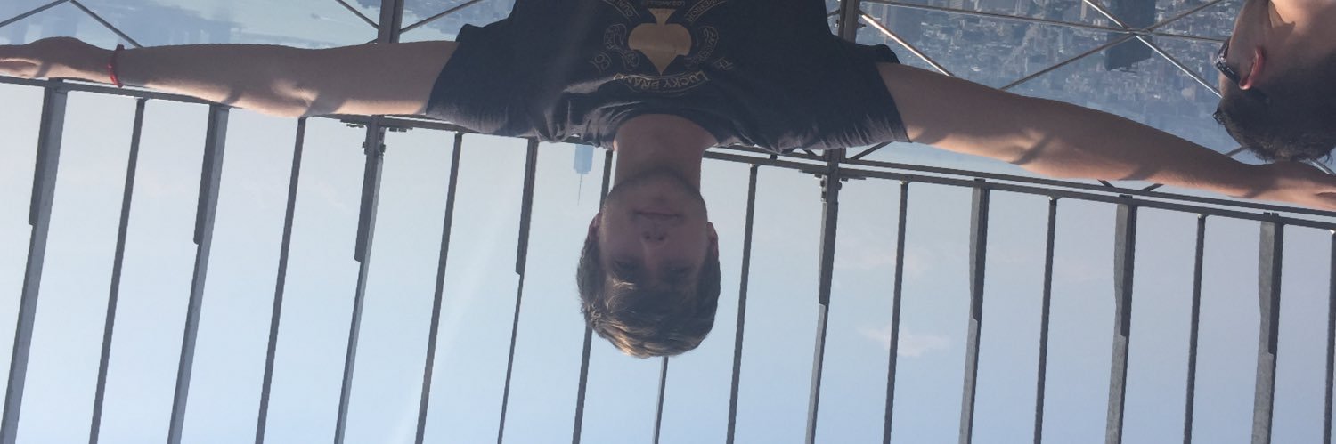 Macks banner