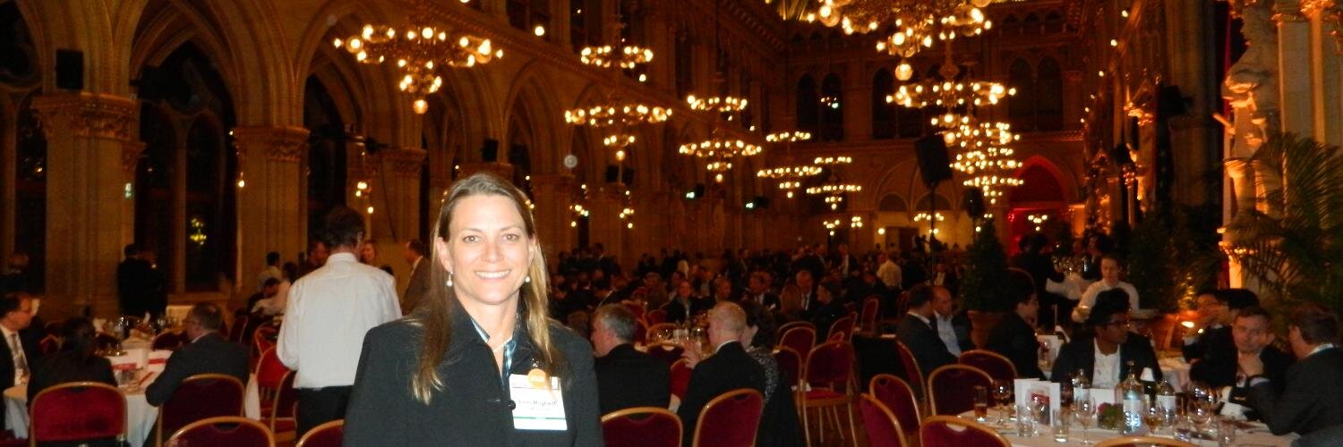 erinrighetti's profile banner image