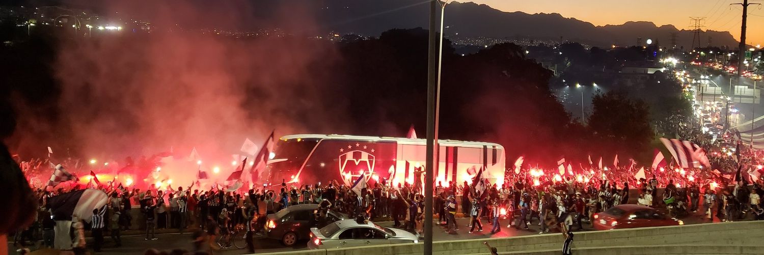 VazqueAleman's profile banner image