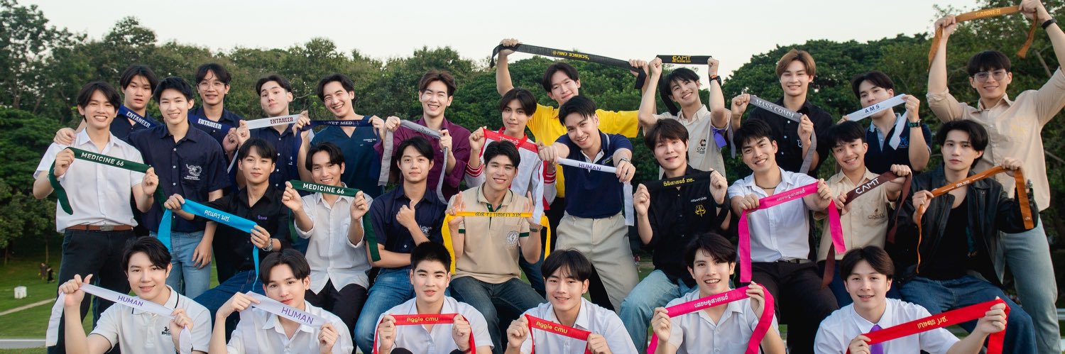 ช้างเผือกอยู่ในป่า banner