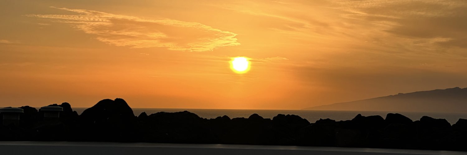 emjim's profile banner image