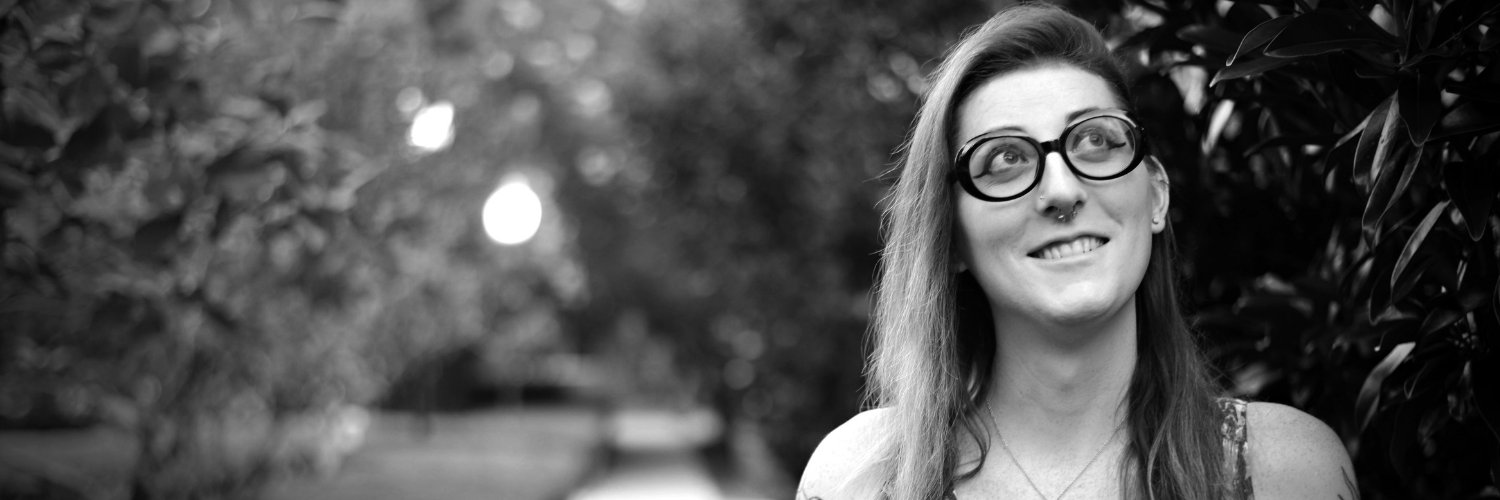 chloegold1990's profile banner image