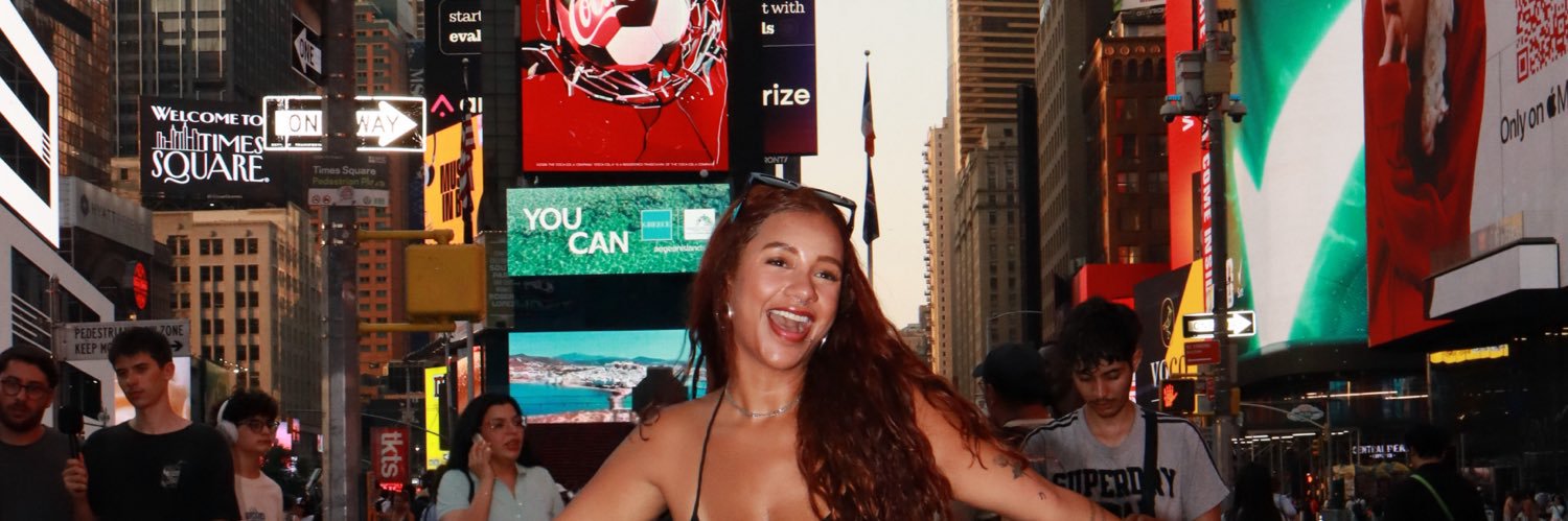 ilauraferrer's profile banner image