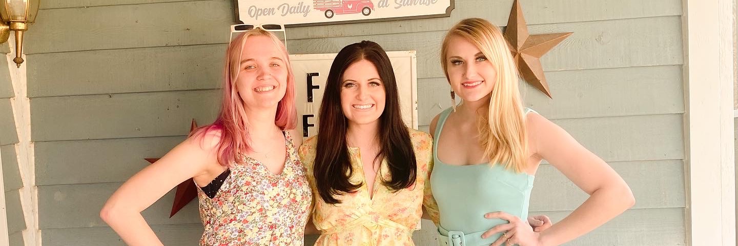 miraaandalee's profile banner image