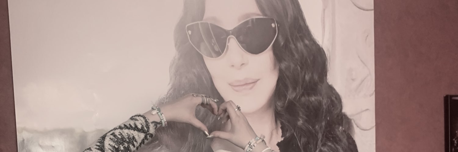 Julie 🌞🤟🏽☮︎☽ banner
